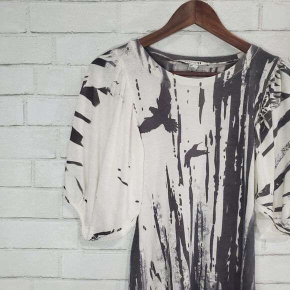 Forever 21 cute bird abstract top - Picture 2 of 13